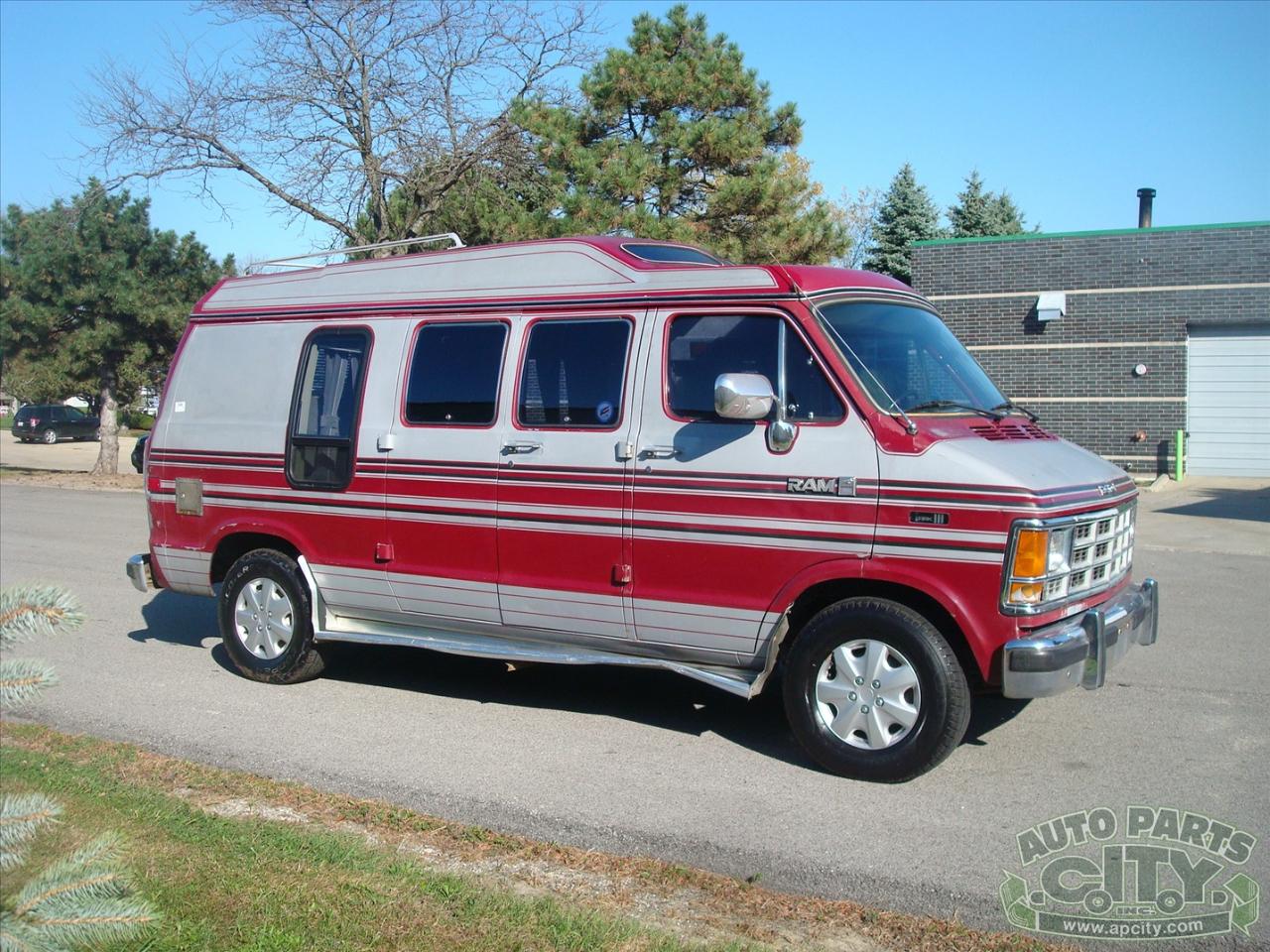 Dodge Ram Van B250 1988