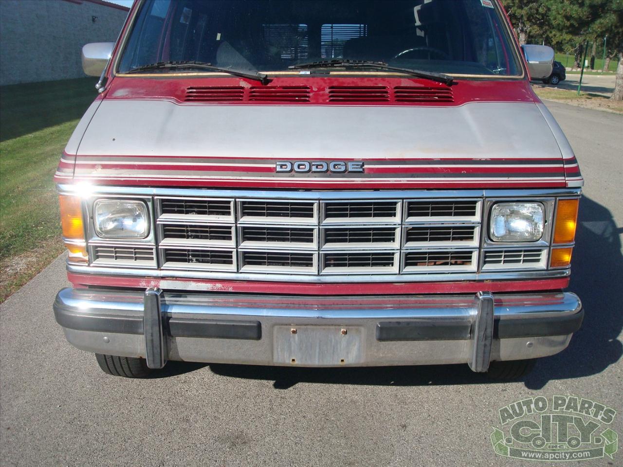 Dodge Ram Van B250 1988