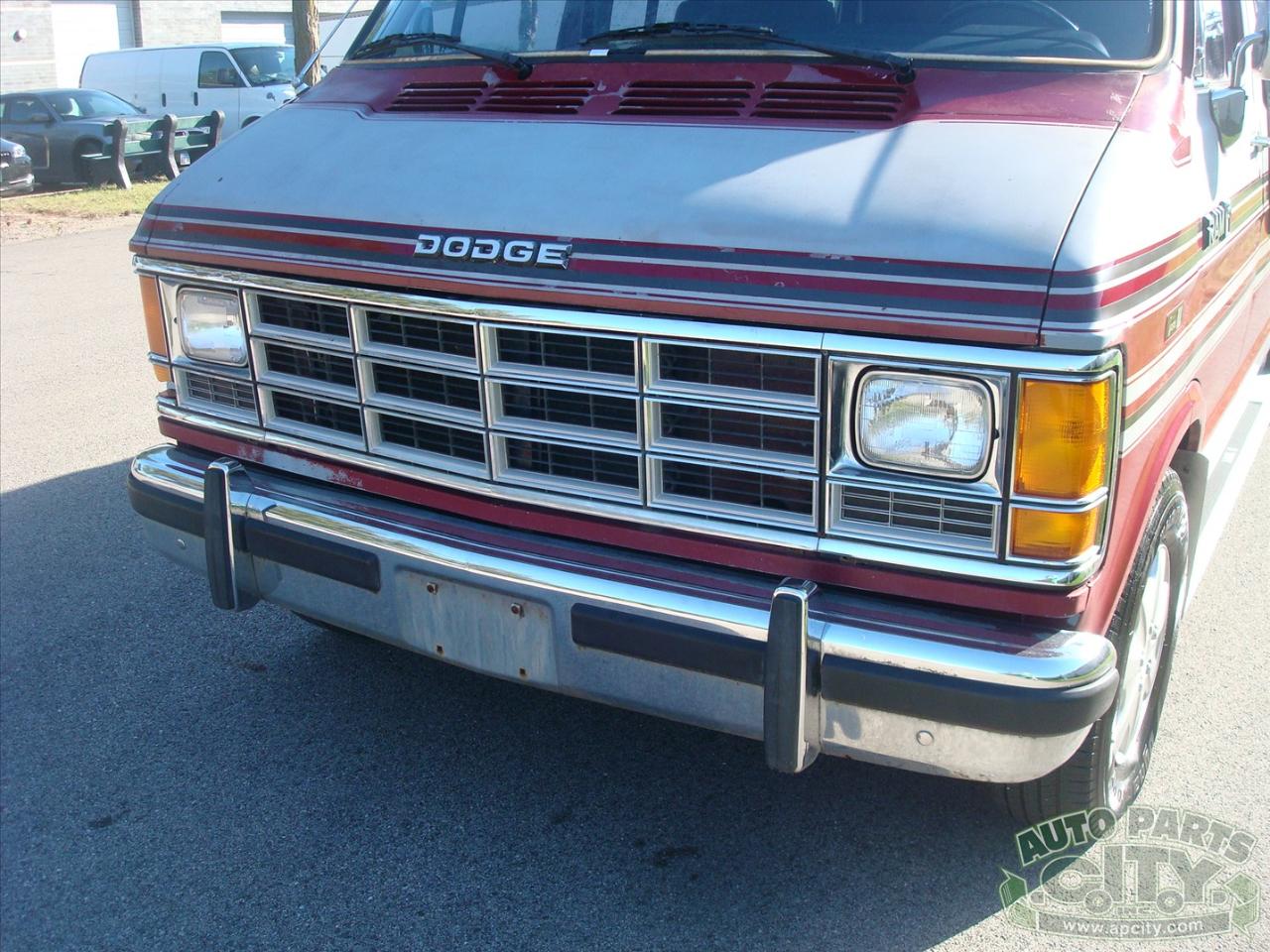 Dodge Ram Van B250 1988