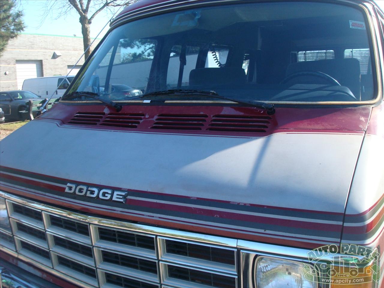 Dodge Ram Van B250 1988