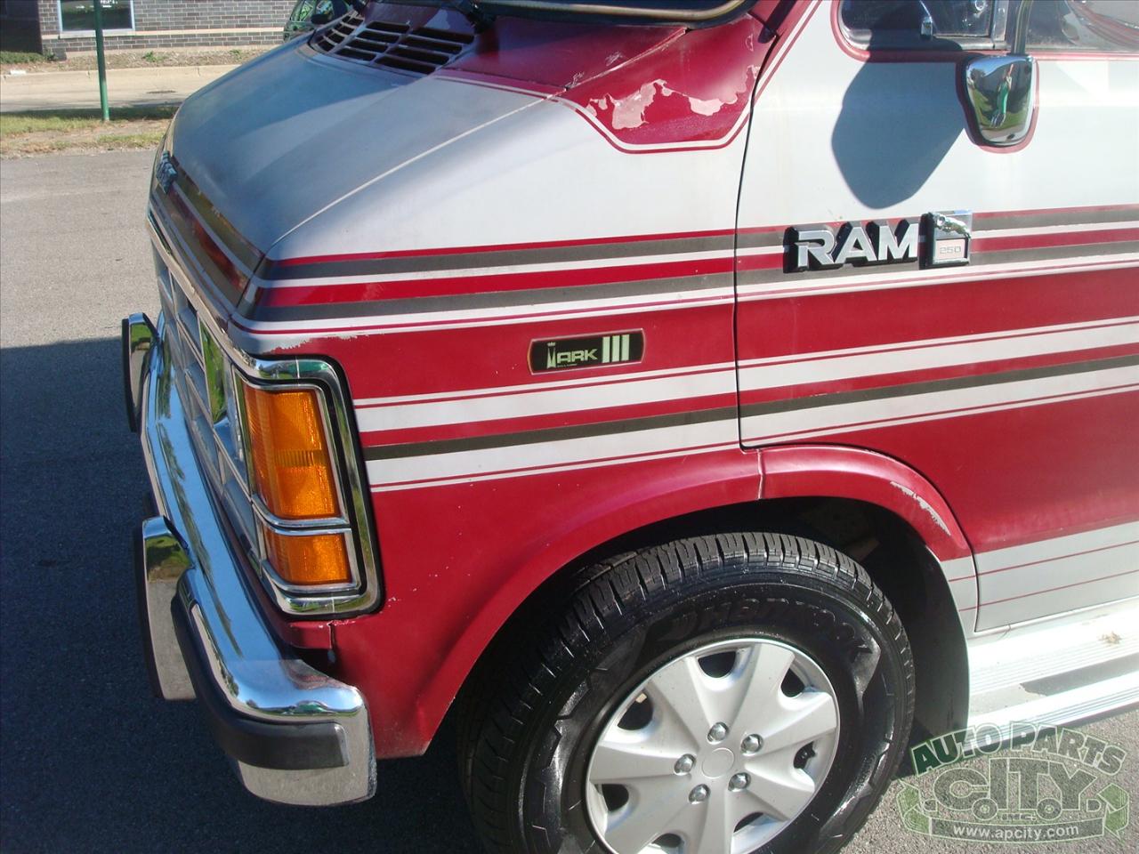 Dodge Ram Van B250 1988
