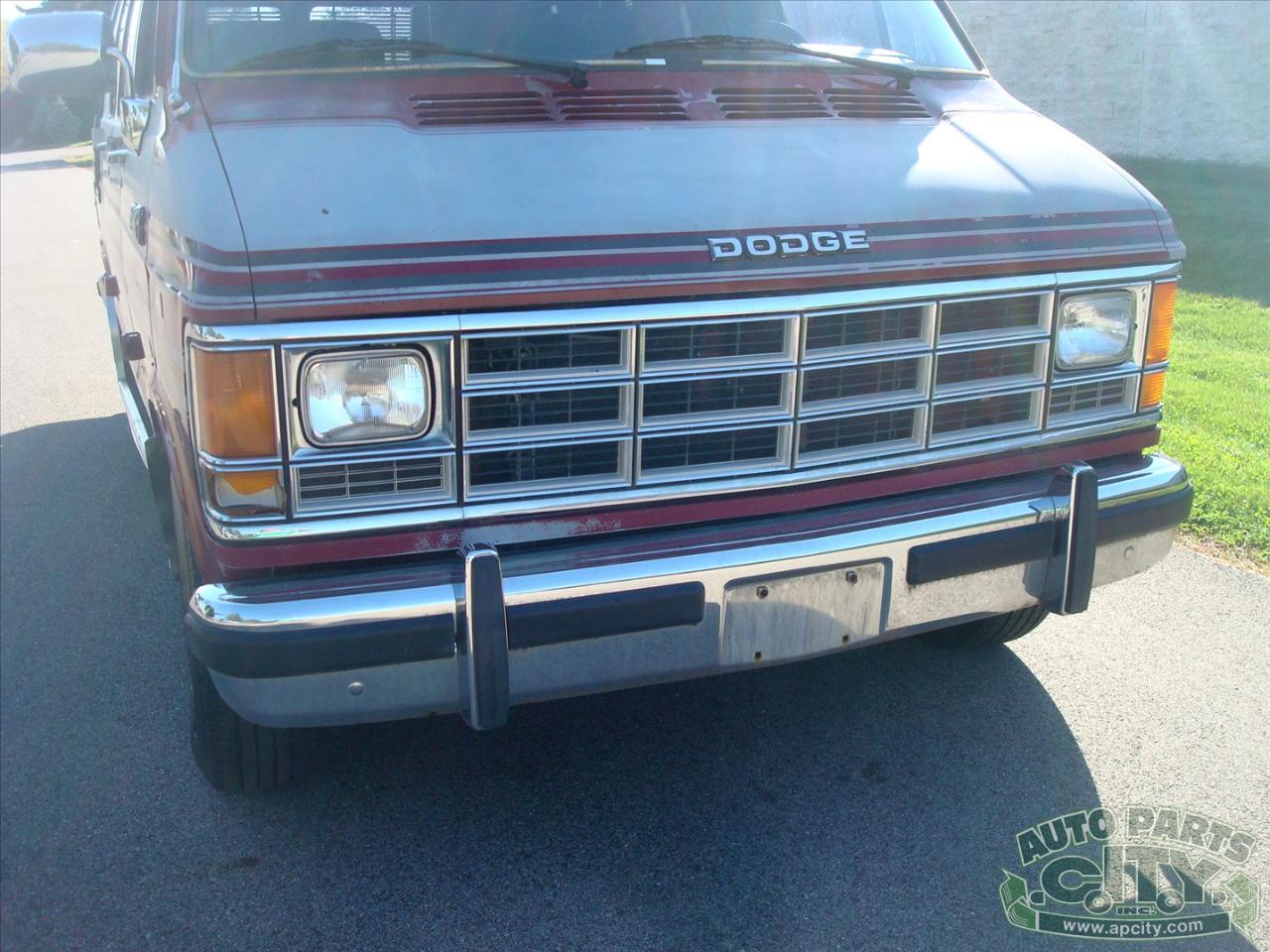 Dodge Ram Van B250 1988