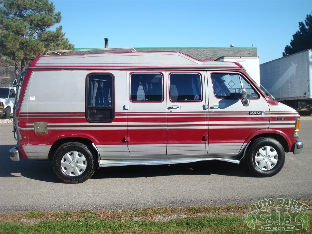 Dodge Ram Van B250 1988