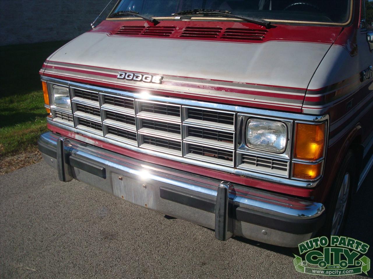 Dodge Ram Van B250 1988