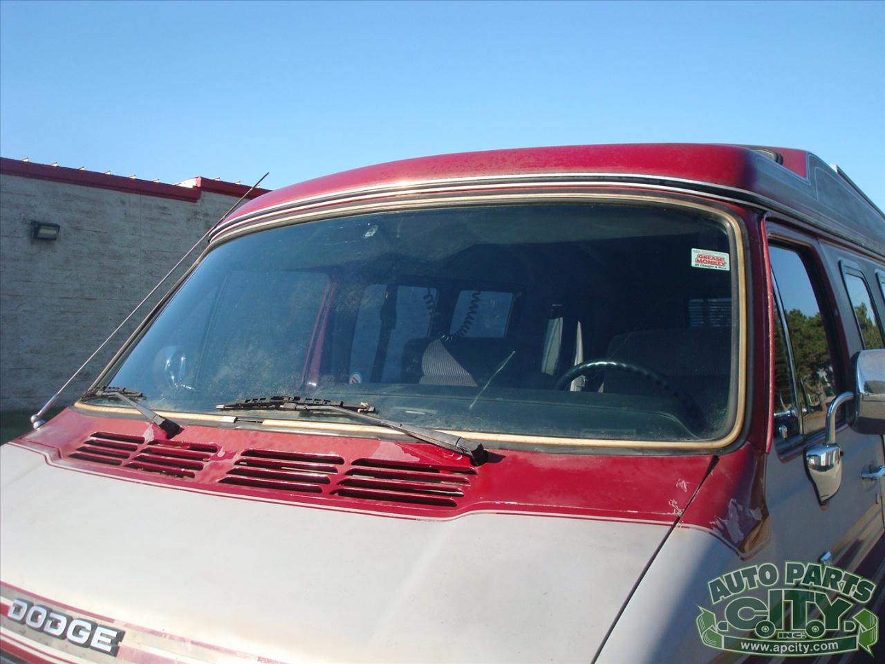 Dodge Ram Van B250 1988