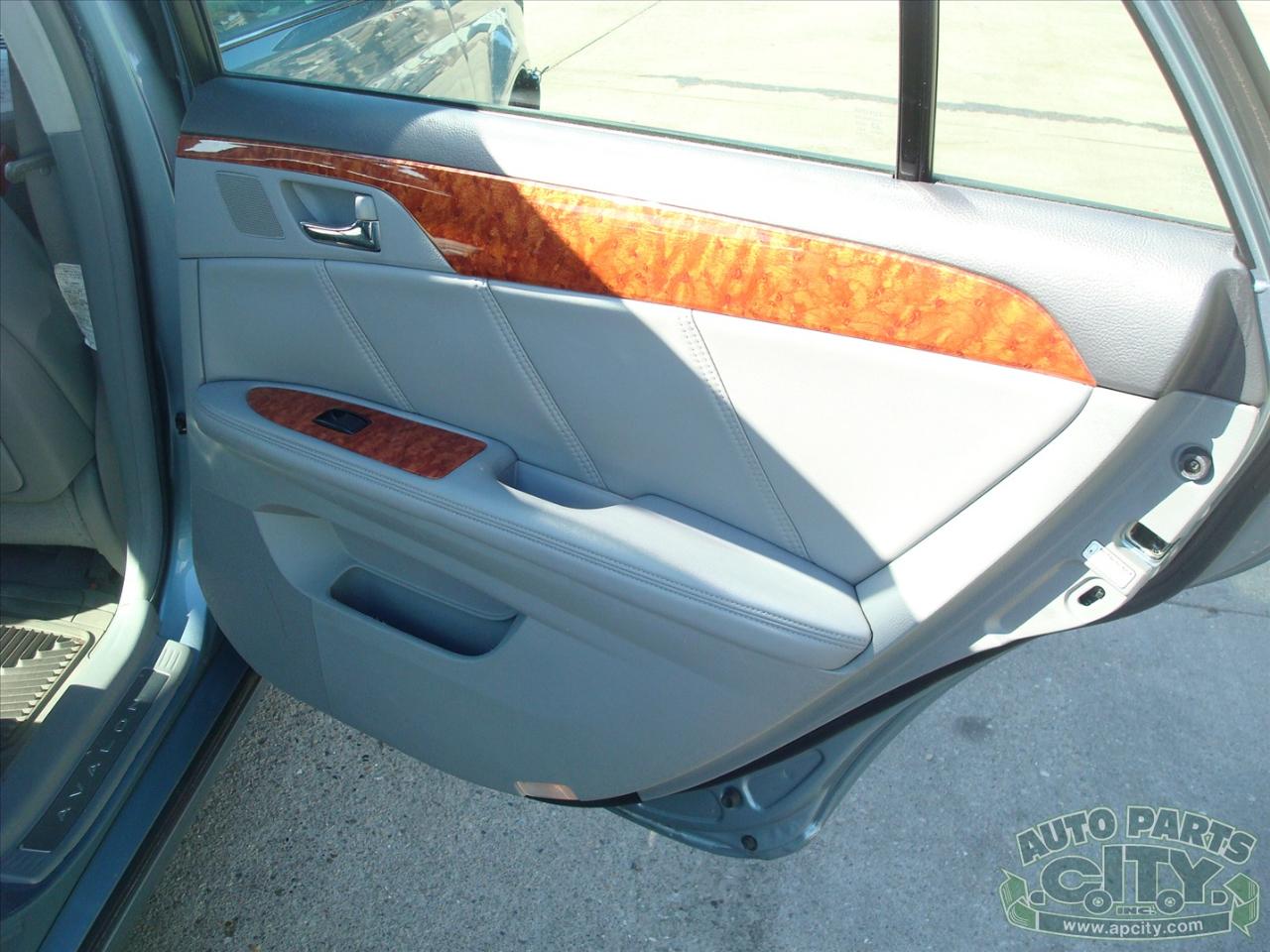 Toyota Avalon Limited 2006