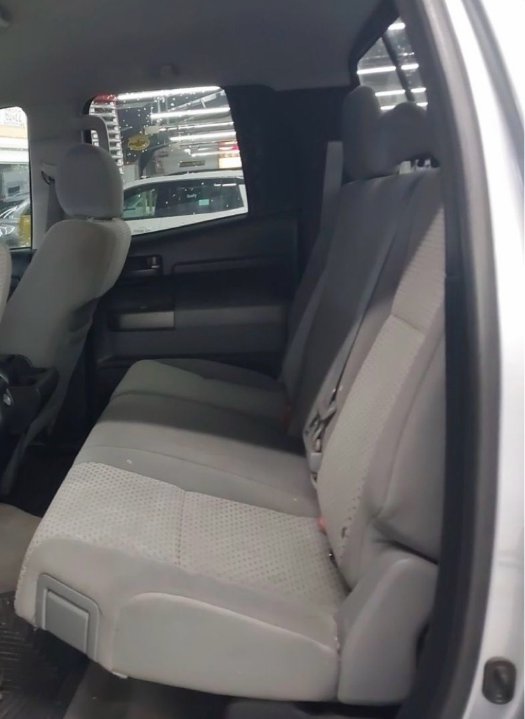 Toyota Tundra Tundra-Grade 5.7L Double Cab 4WD 2011