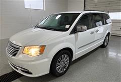 2013 Chrysler Town & Country 