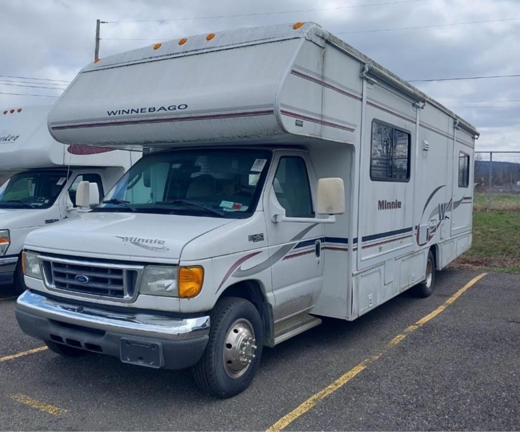 2004 Ford E-Series's photo