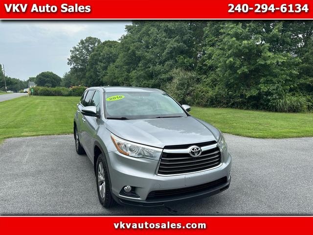 Silver 2016 Toyota Highlander SUV / Crossover All-Wheel Drive Automatic