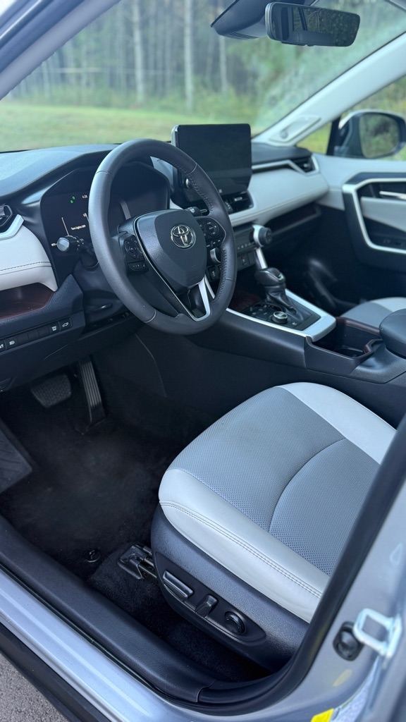 Toyota RAV4 Hybrid Limited 2023