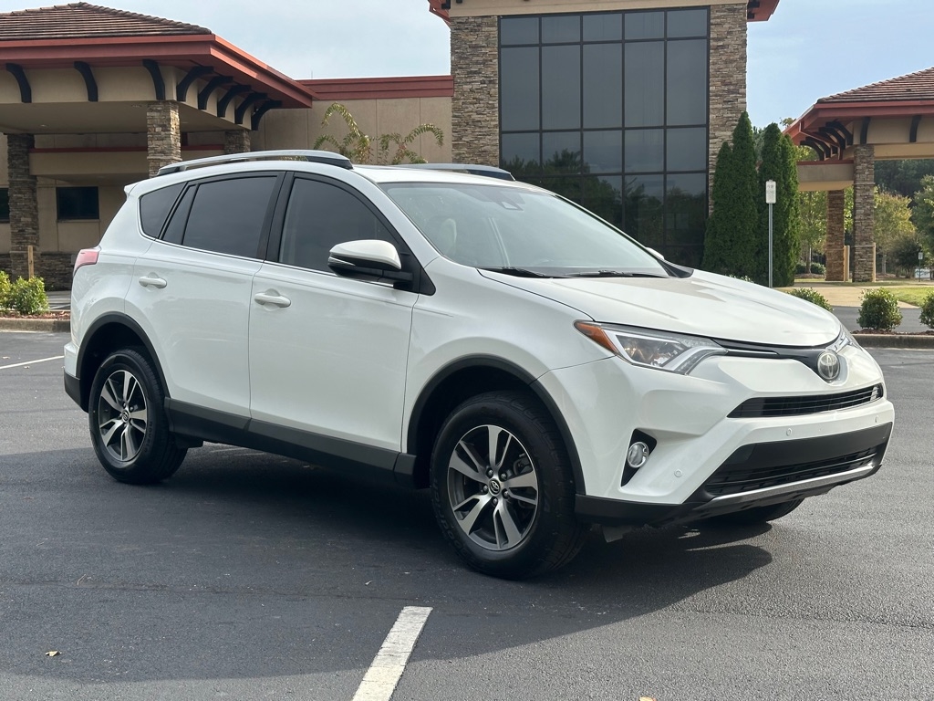 Toyota RAV4 XLE FWD 2018