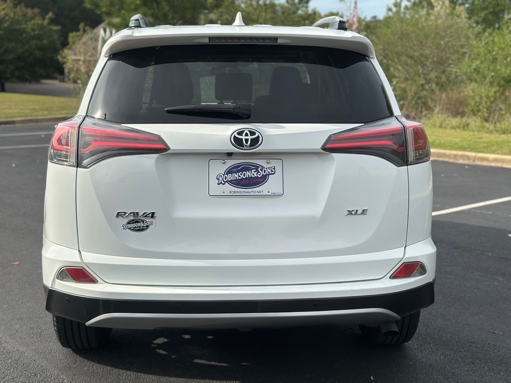 Toyota RAV4 XLE FWD 2018