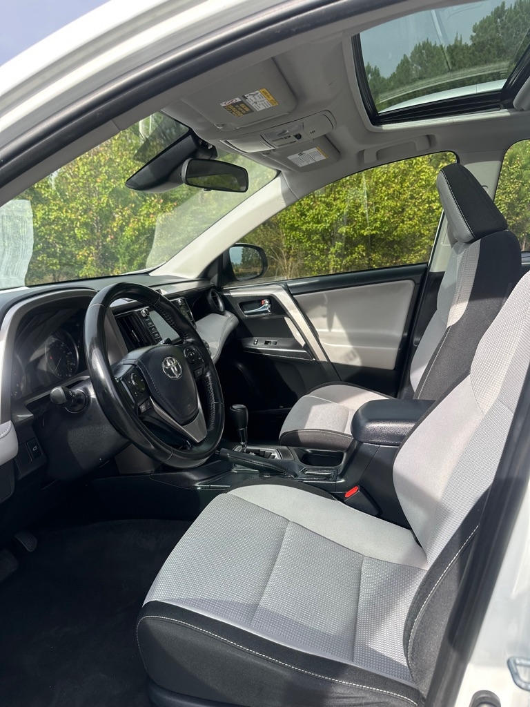 Toyota RAV4 XLE FWD 2018