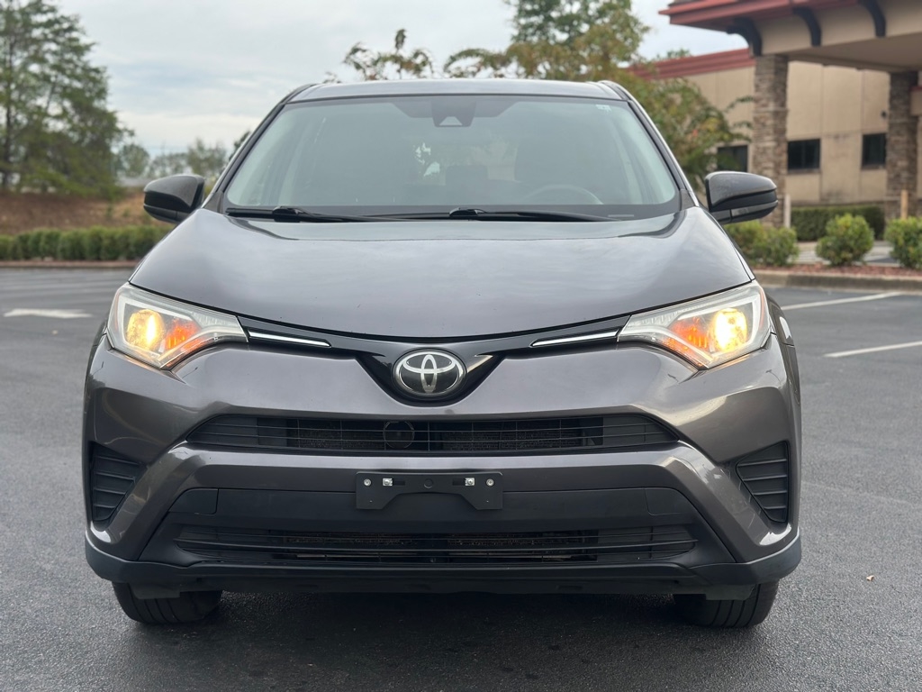 Toyota RAV4 LE AWD 2018