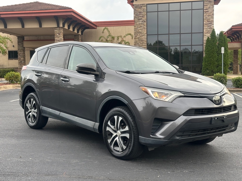 Toyota RAV4 LE AWD 2018