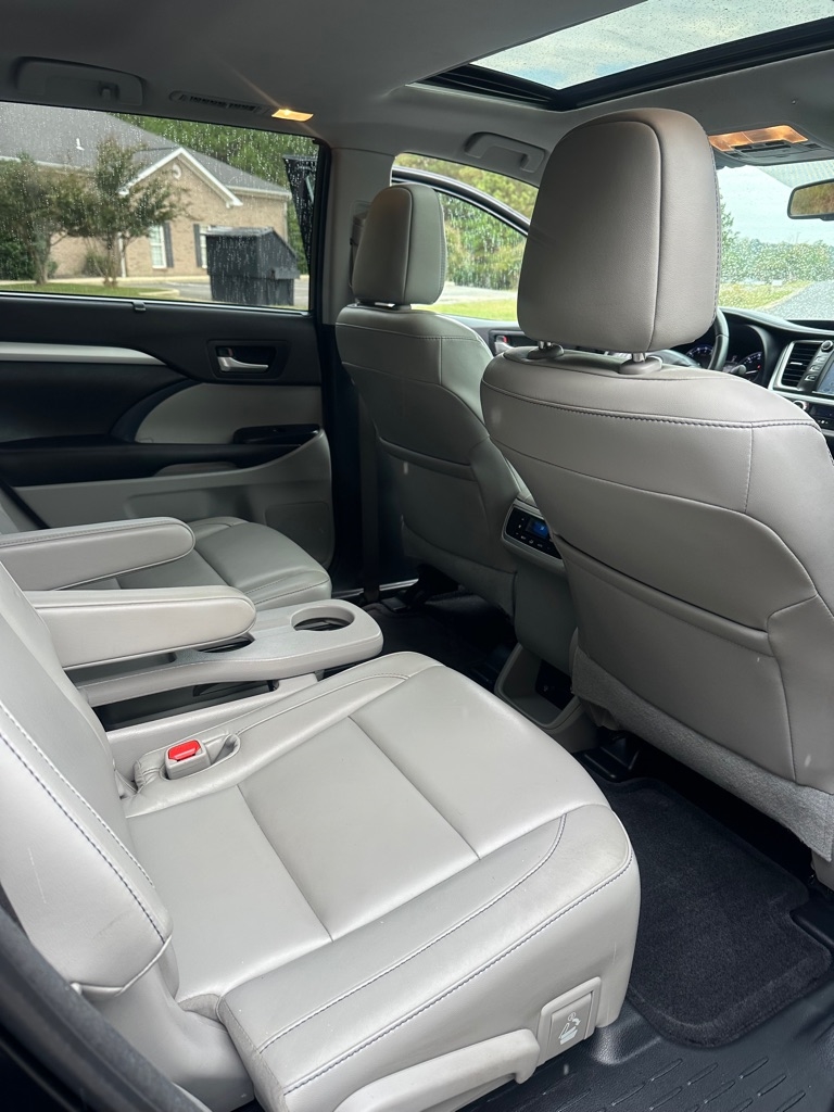 Toyota Highlander XLE FWD V6 2015 Toyota Highlander XLE FWD V6 2015