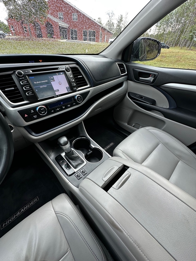 Toyota Highlander XLE FWD V6 2015 Toyota Highlander XLE FWD V6 2015