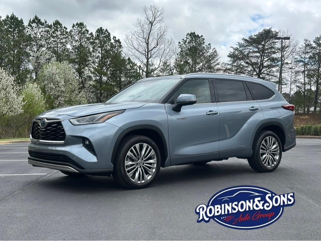 2021 Toyota Highlander Hybrid Platinum