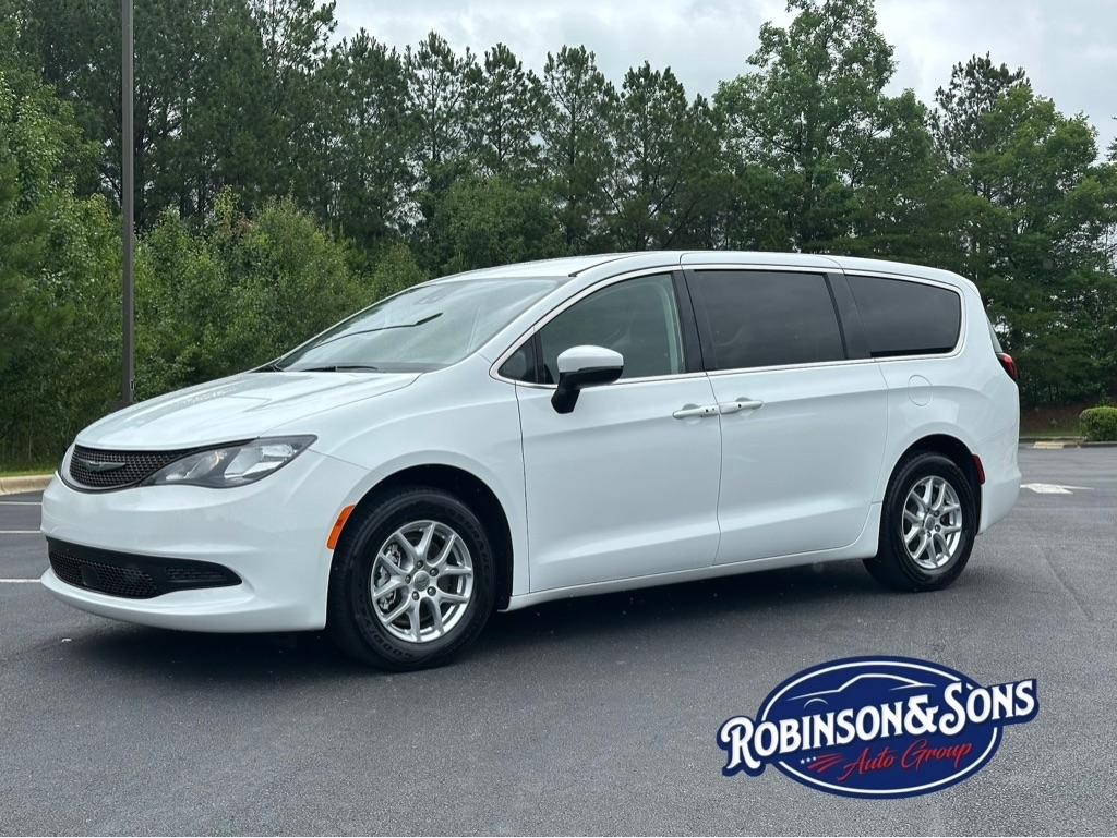 2023 Chrysler Voyager LX