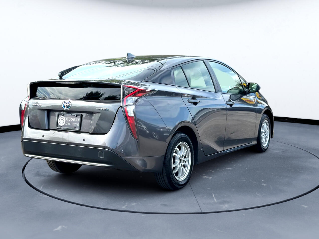 Toyota Prius Two 2018 Toyota Prius Two 2018