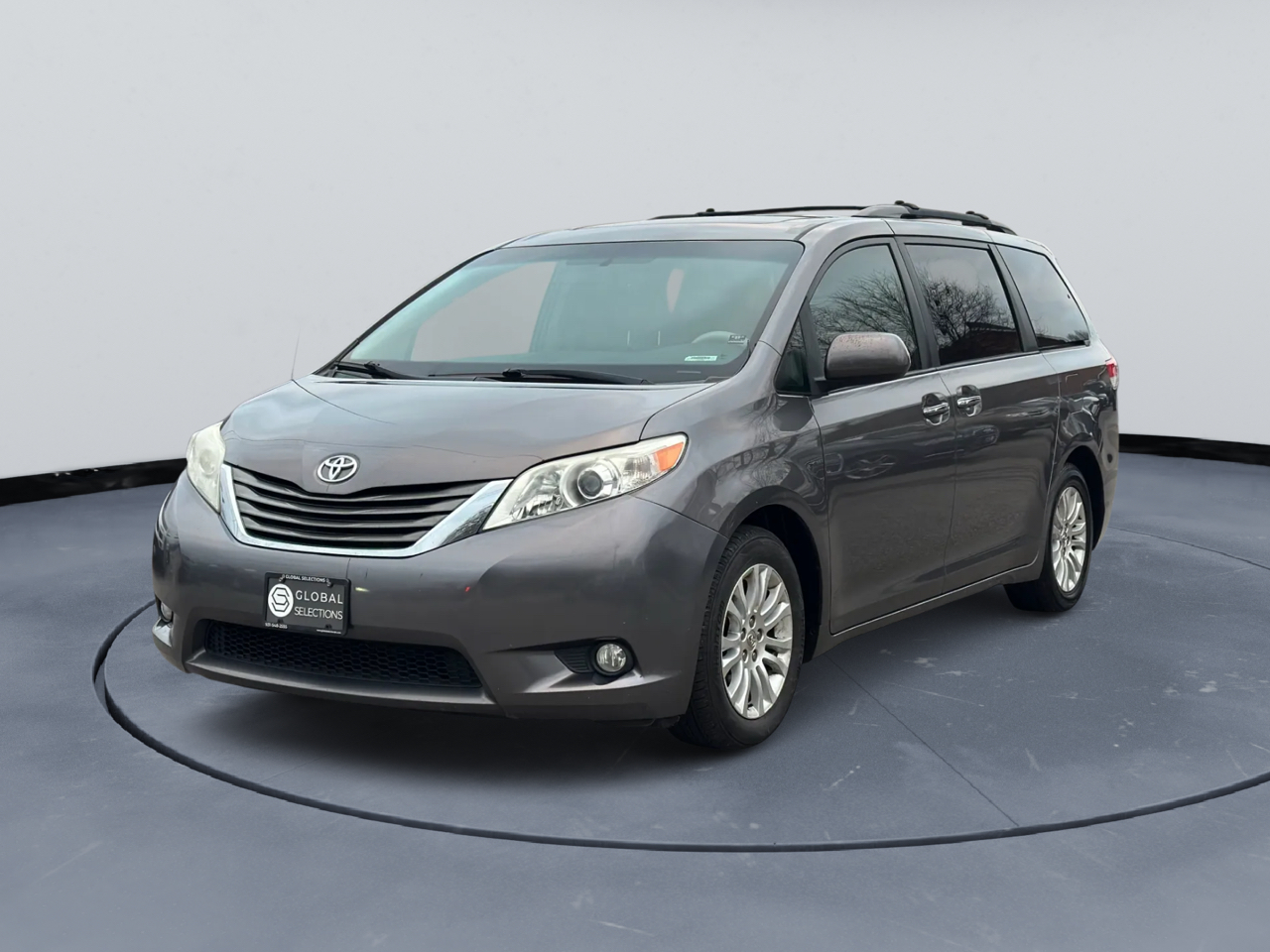 Toyota Sienna XLE FWD 8-Passenger V6 2014