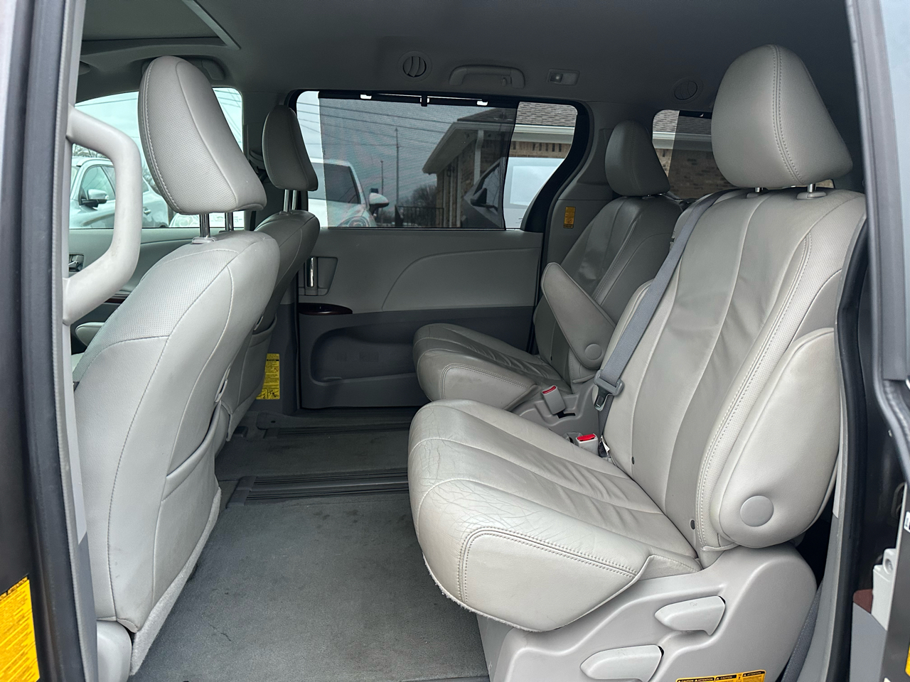Toyota Sienna XLE FWD 8-Passenger V6 2014