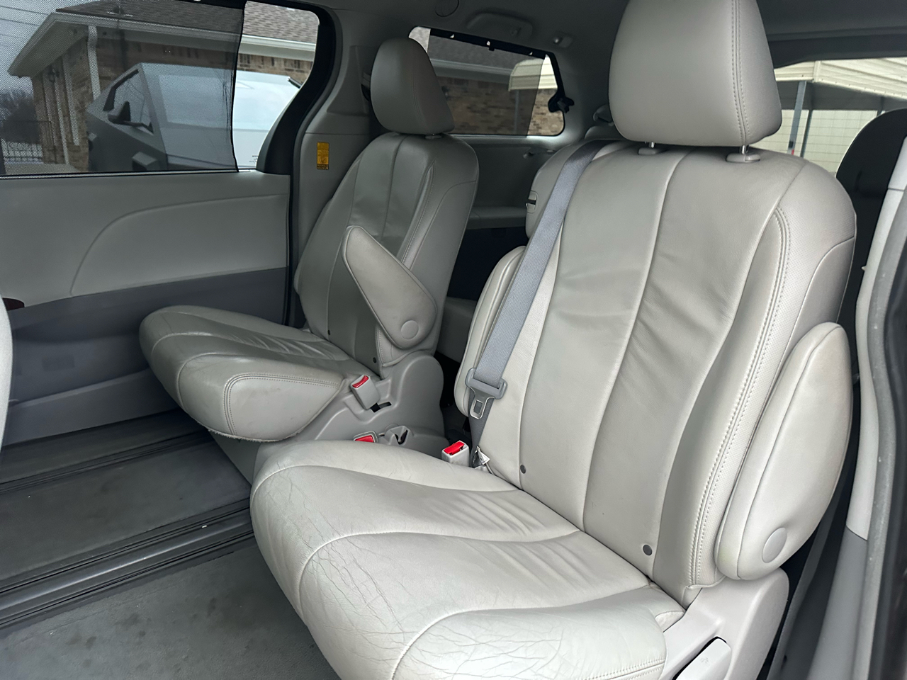 Toyota Sienna XLE FWD 8-Passenger V6 2014