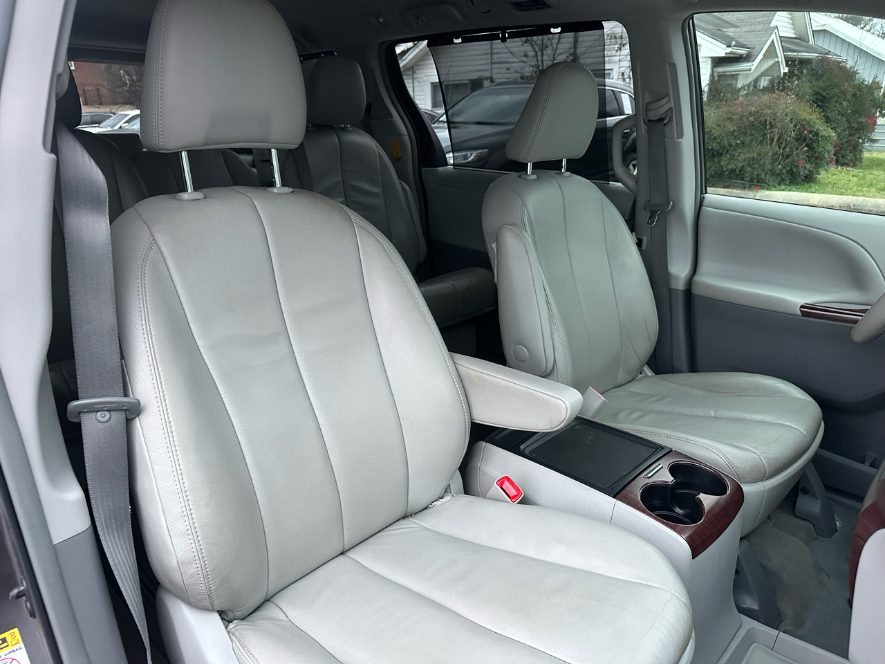 Toyota Sienna XLE FWD 8-Passenger V6 2014