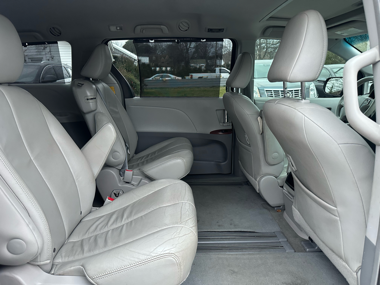 Toyota Sienna XLE FWD 8-Passenger V6 2014