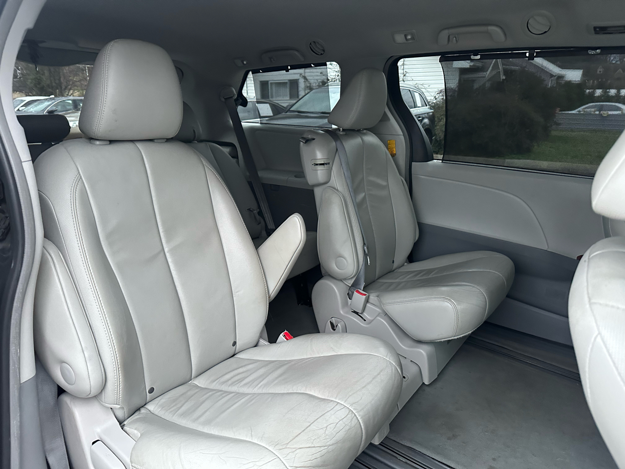 Toyota Sienna XLE FWD 8-Passenger V6 2014