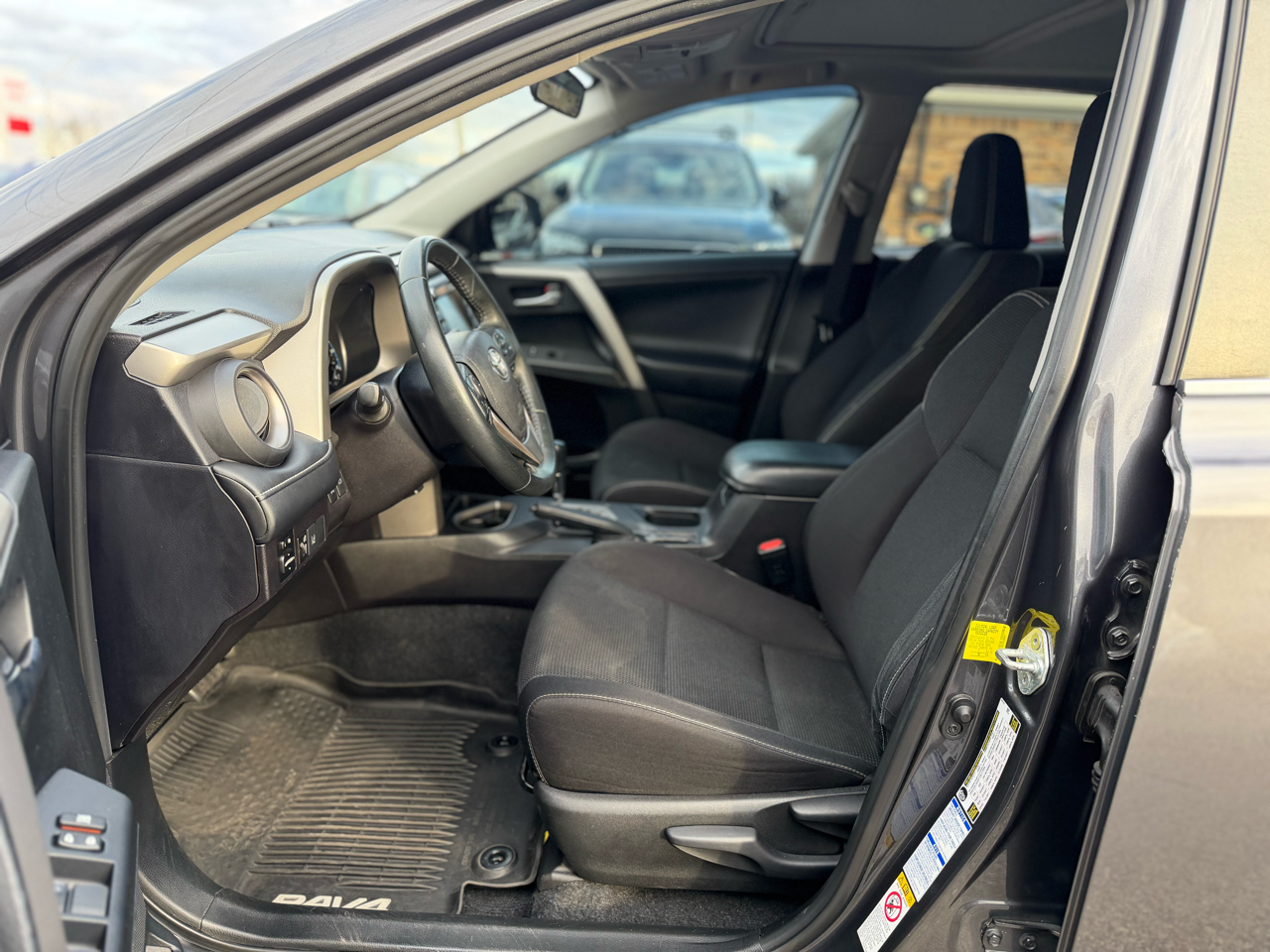 Toyota RAV4 XLE AWD 2017