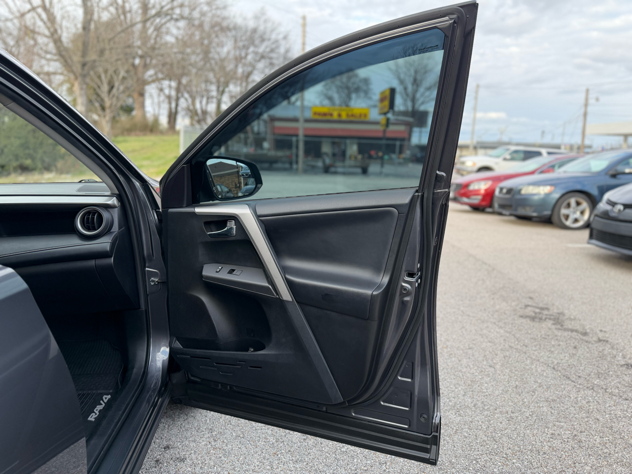 Toyota RAV4 XLE AWD 2017