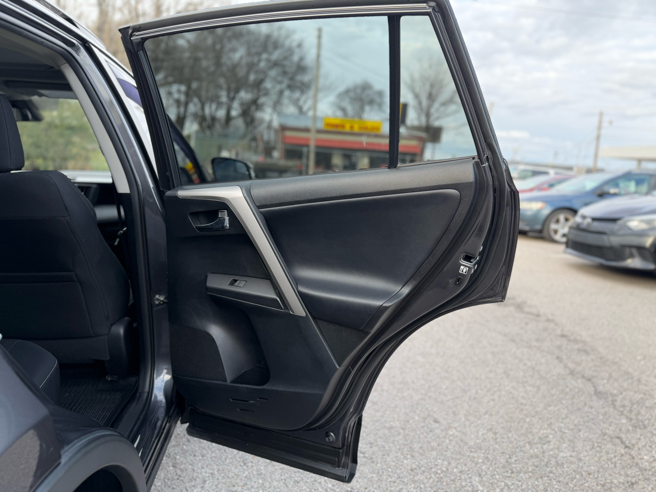 Toyota RAV4 XLE AWD 2017