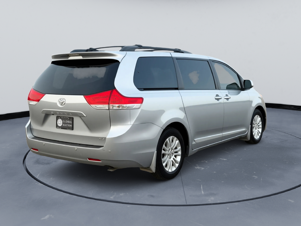 Toyota Sienna XLE FWD 8-Passenger V6 2014