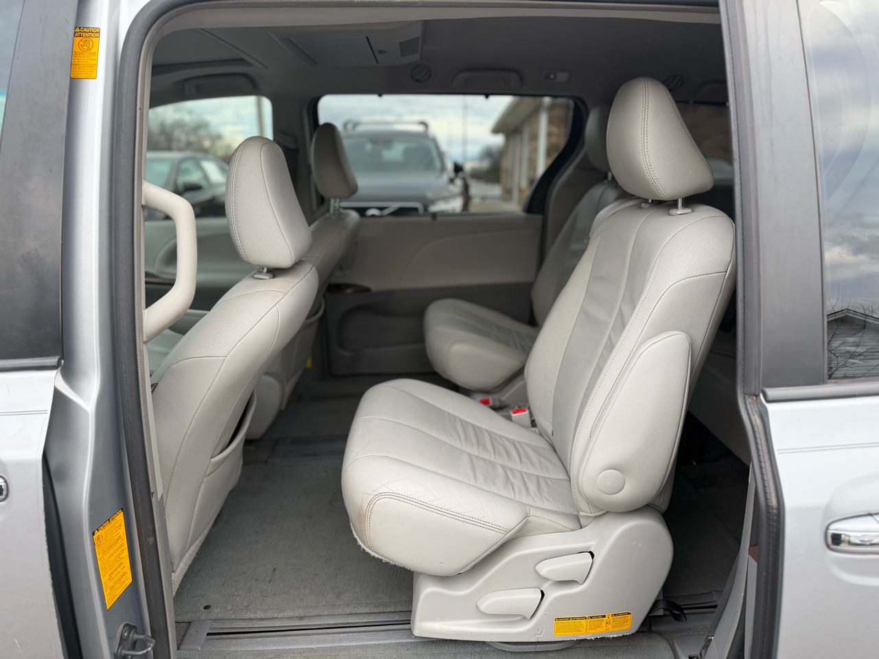 Toyota Sienna XLE FWD 8-Passenger V6 2014