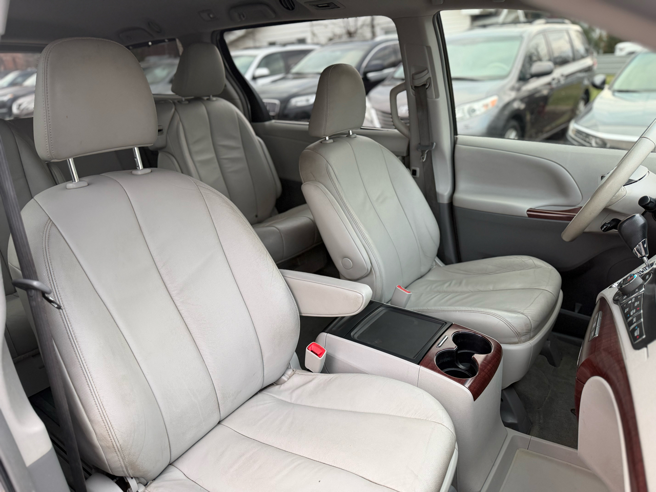 Toyota Sienna XLE FWD 8-Passenger V6 2014