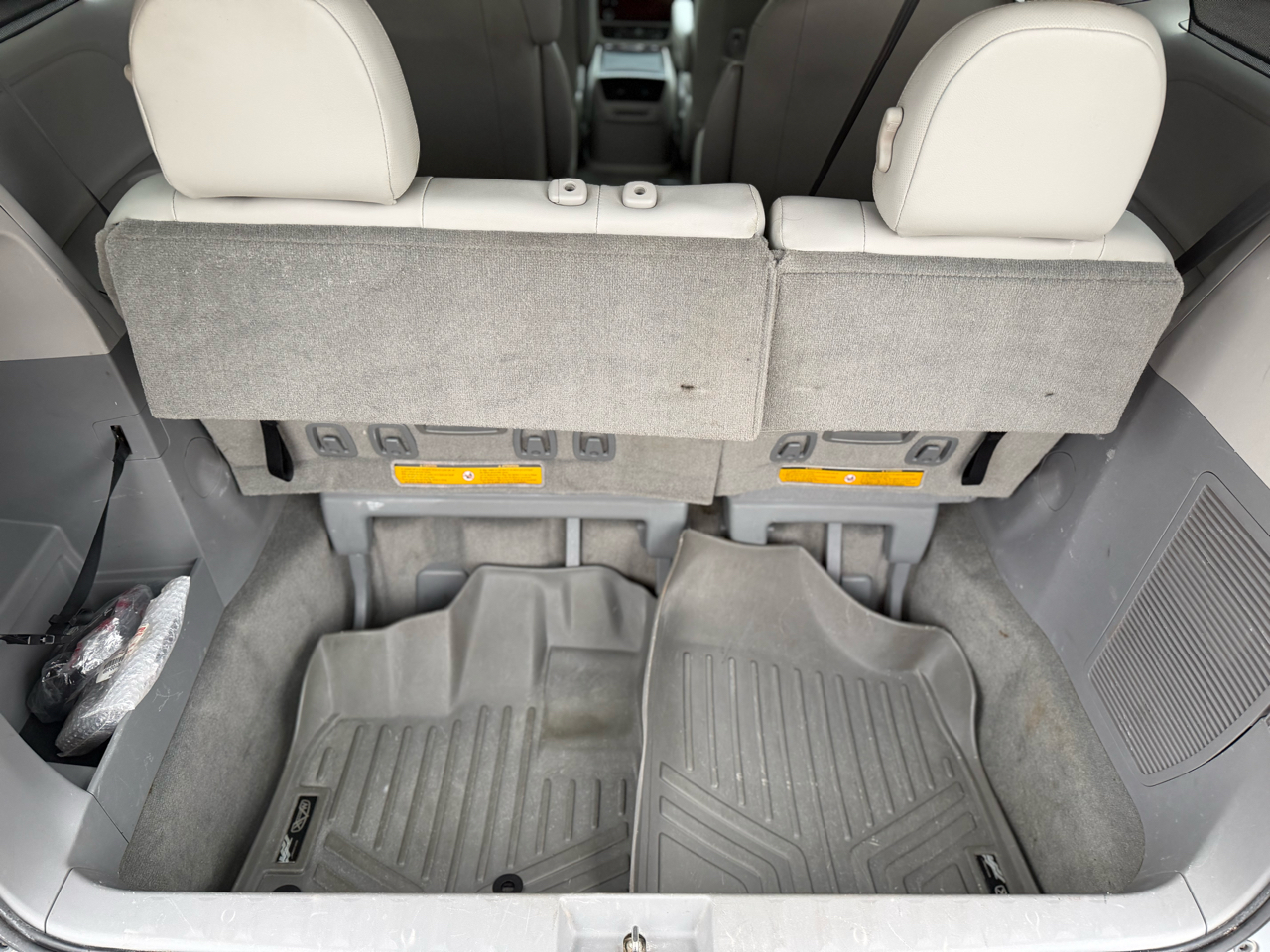 Toyota Sienna XLE FWD 8-Passenger V6 2014