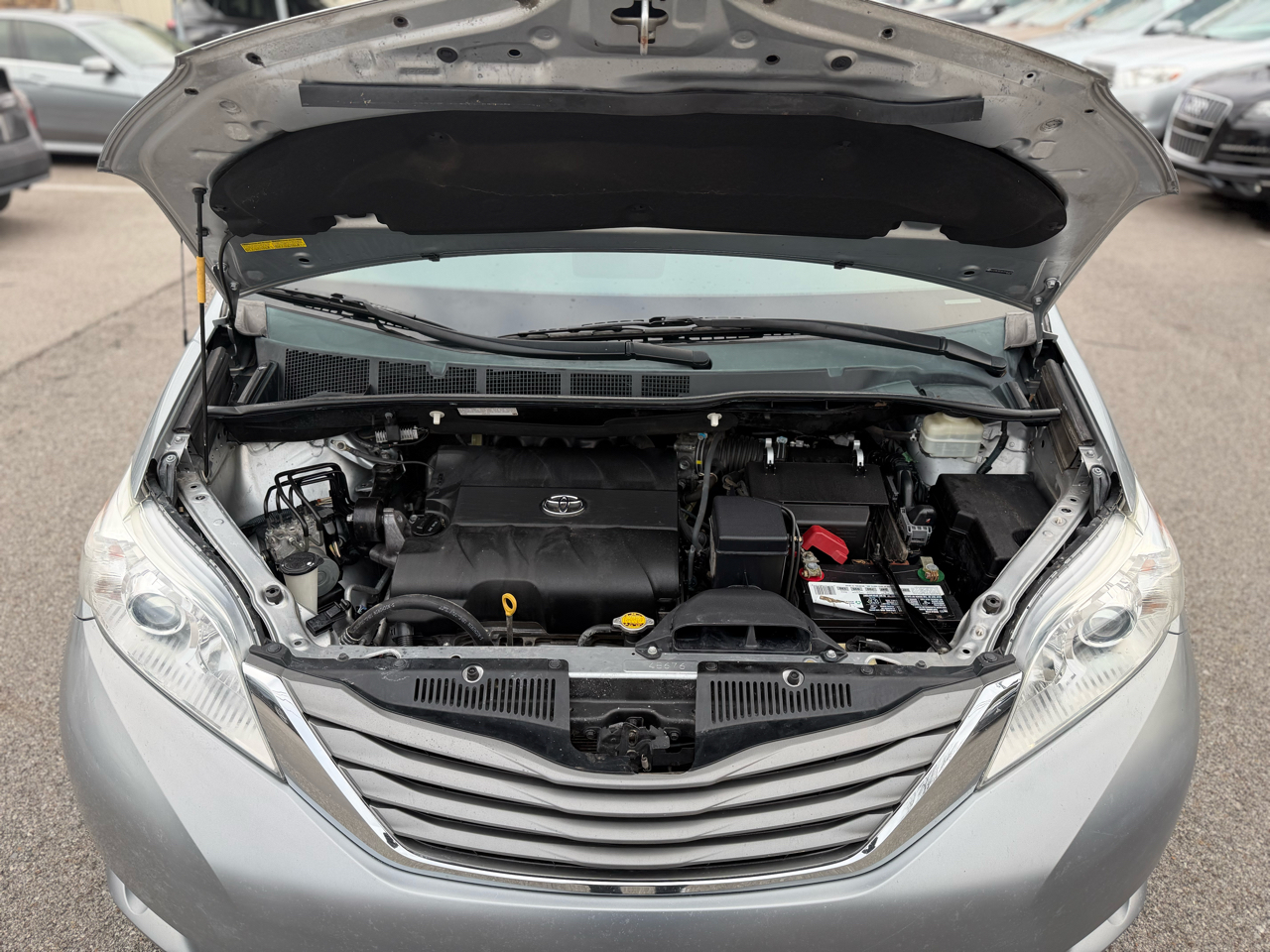 Toyota Sienna XLE FWD 8-Passenger V6 2014