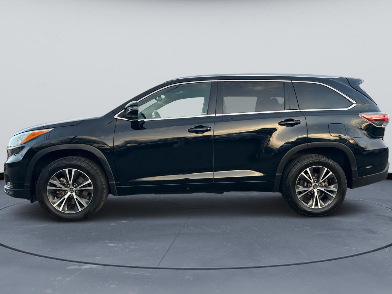 Toyota Highlander XLE FWD V6 2016