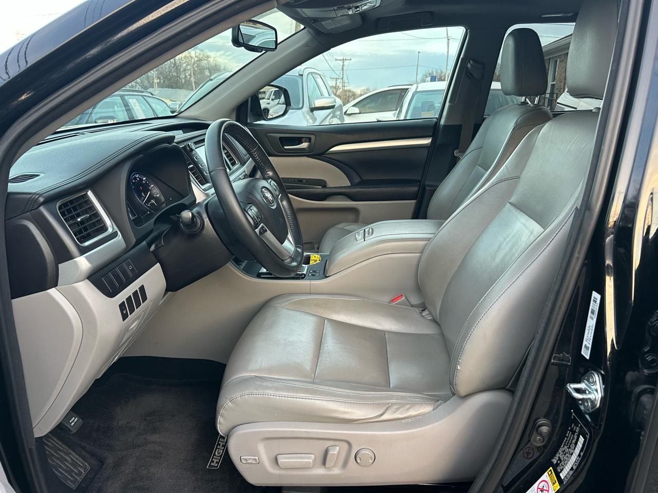 Toyota Highlander XLE FWD V6 2016