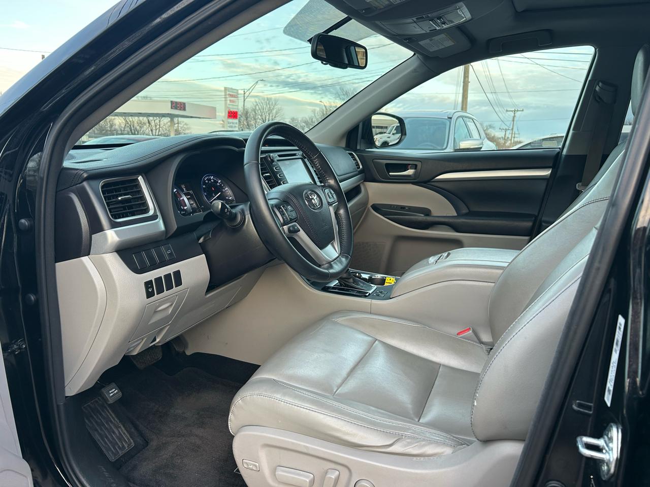 Toyota Highlander XLE FWD V6 2016