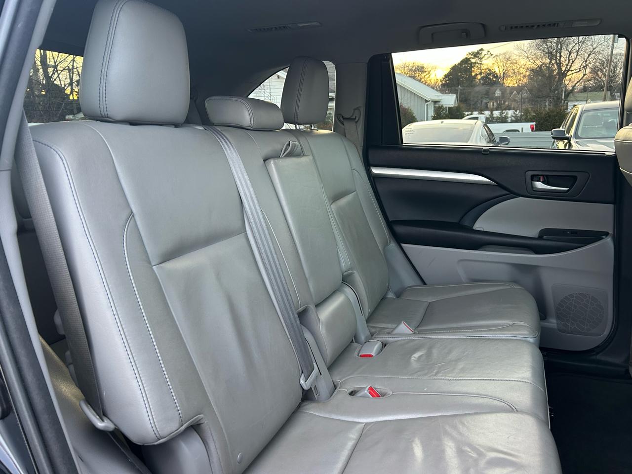 Toyota Highlander XLE FWD V6 2016