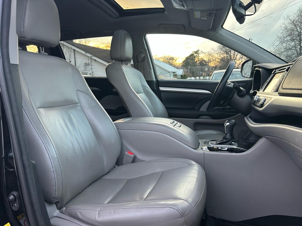 Toyota Highlander XLE FWD V6 2016