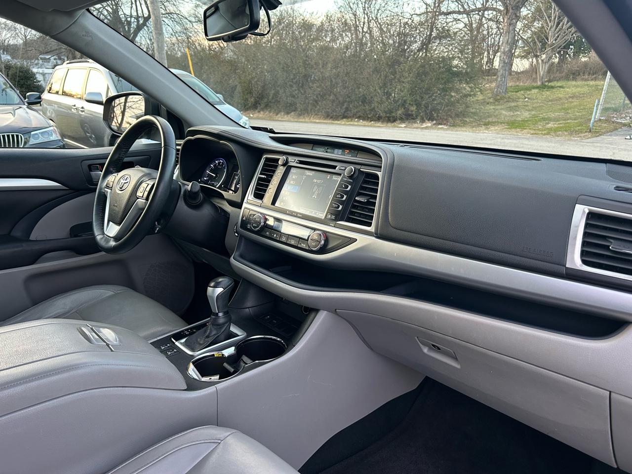 Toyota Highlander XLE FWD V6 2016