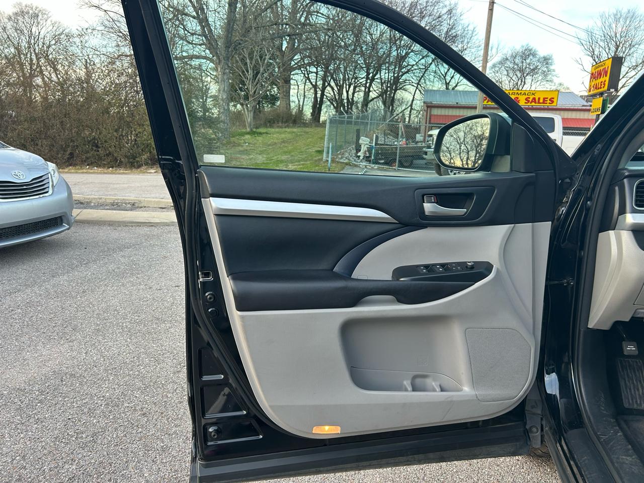 Toyota Highlander XLE FWD V6 2016