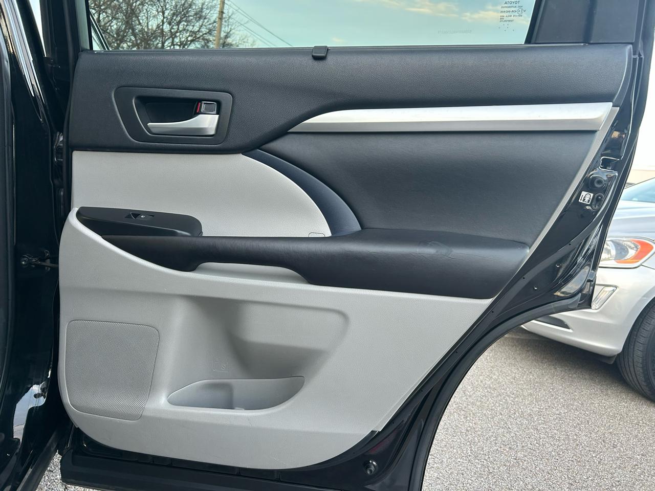 Toyota Highlander XLE FWD V6 2016