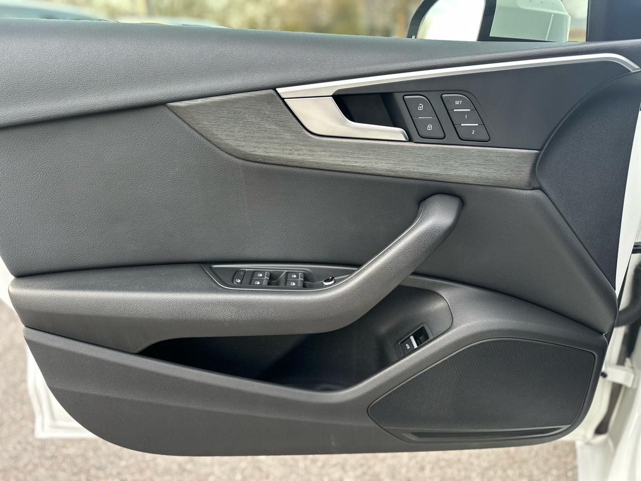 Audi A4 2.0T Premium Sedan 2017