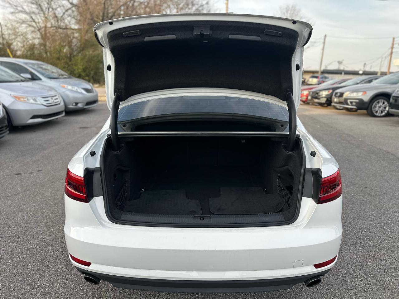 Audi A4 2.0T Premium Sedan 2017