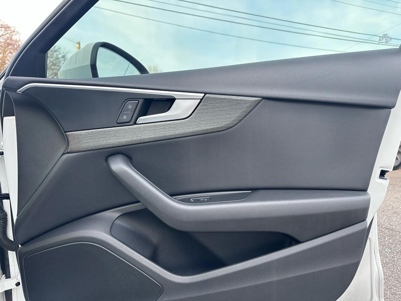 Audi A4 2.0T Premium Sedan 2017